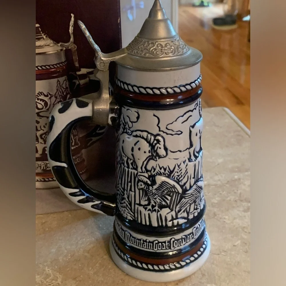 Vintage 1976 AVON Everest Rocky Mtn Goat Condor Stein Handcrafted Brazil A5